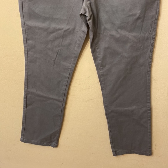Old Navy Chino Bottoms - Picture 3 of 7